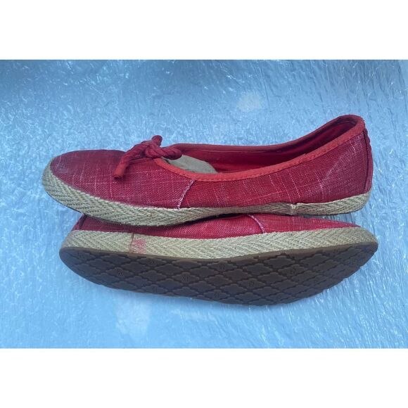 UGG® Australia Women’s Syleste Red Canvas Slip on Sz 8 US - Picture 7 of 10